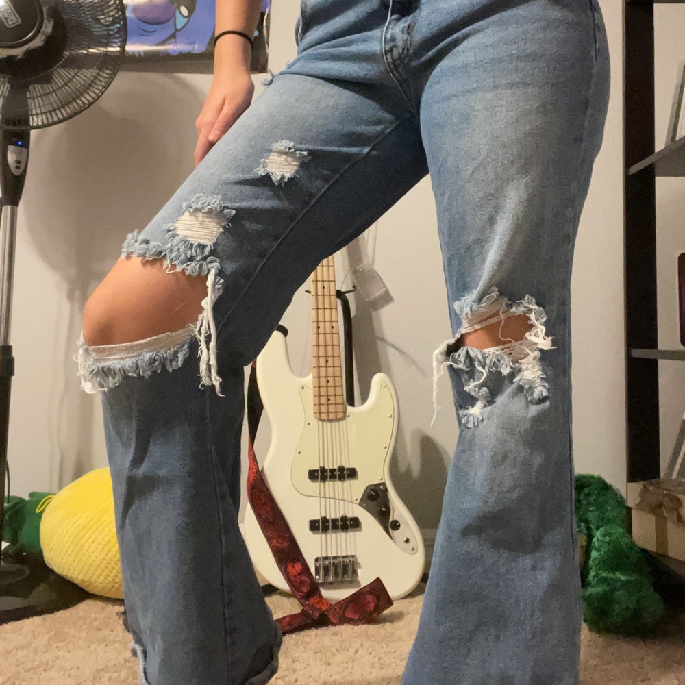 High Waisted Women’s Rue 21 Bell Bottom Ripped Jeans